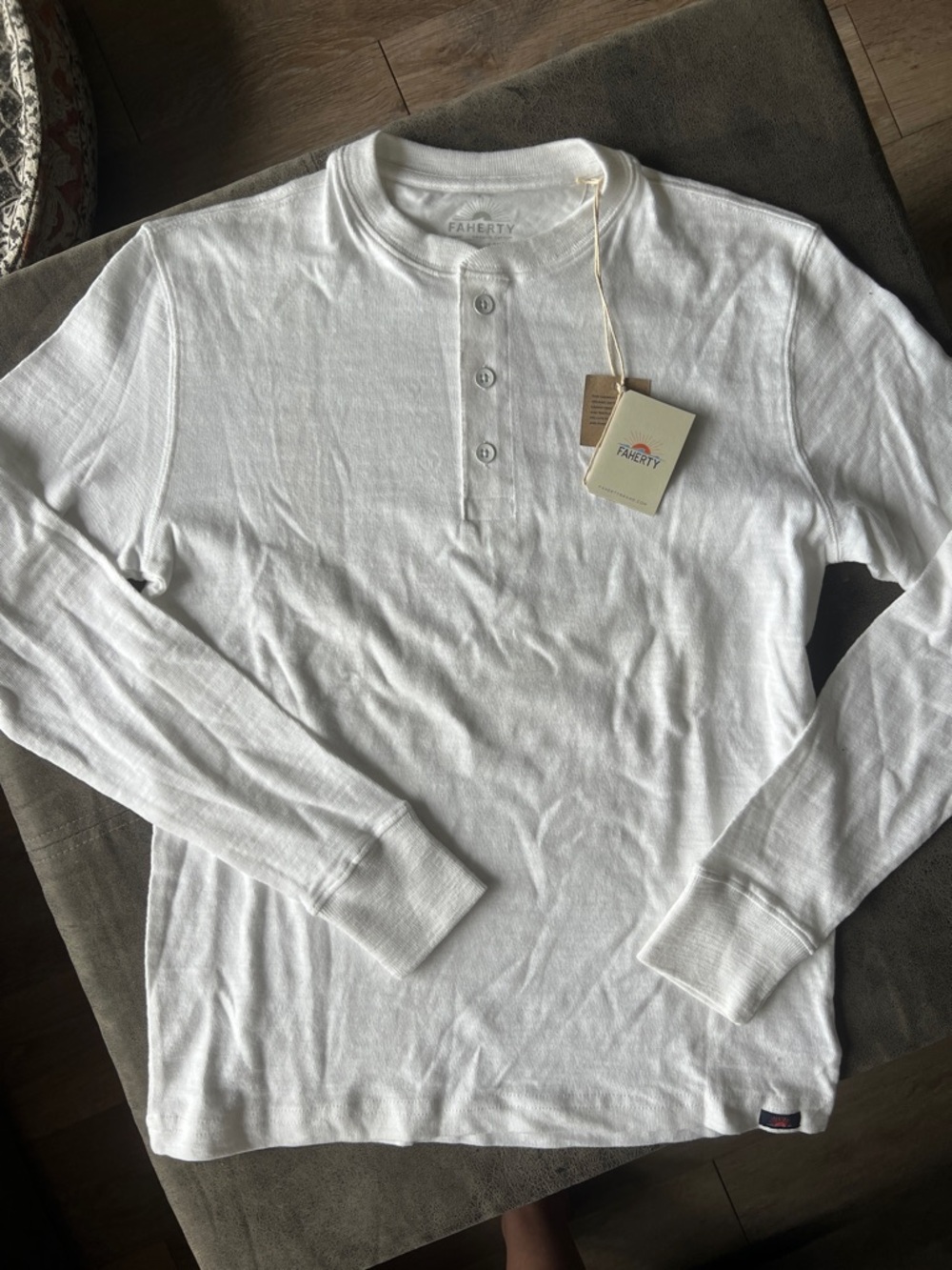 NWT/ Men’s Faherty White Long Sleeve Henley
